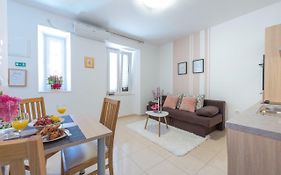 Fora Apartments
